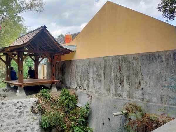 rumah murah bonus gazebo di purwomartani