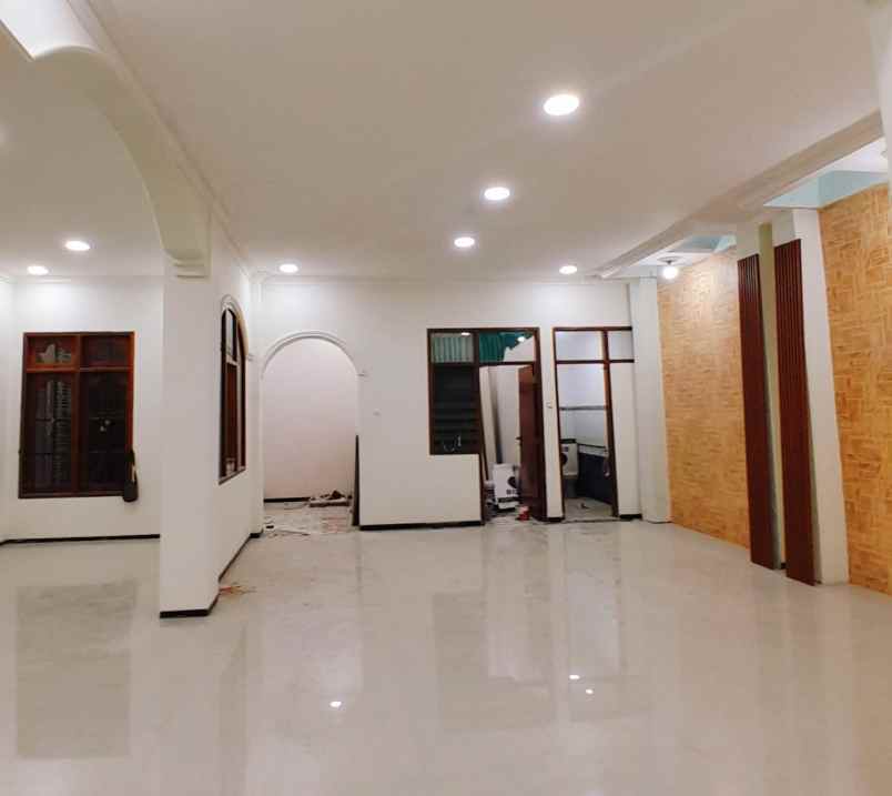 rumah ngesrep banyumanik semarang