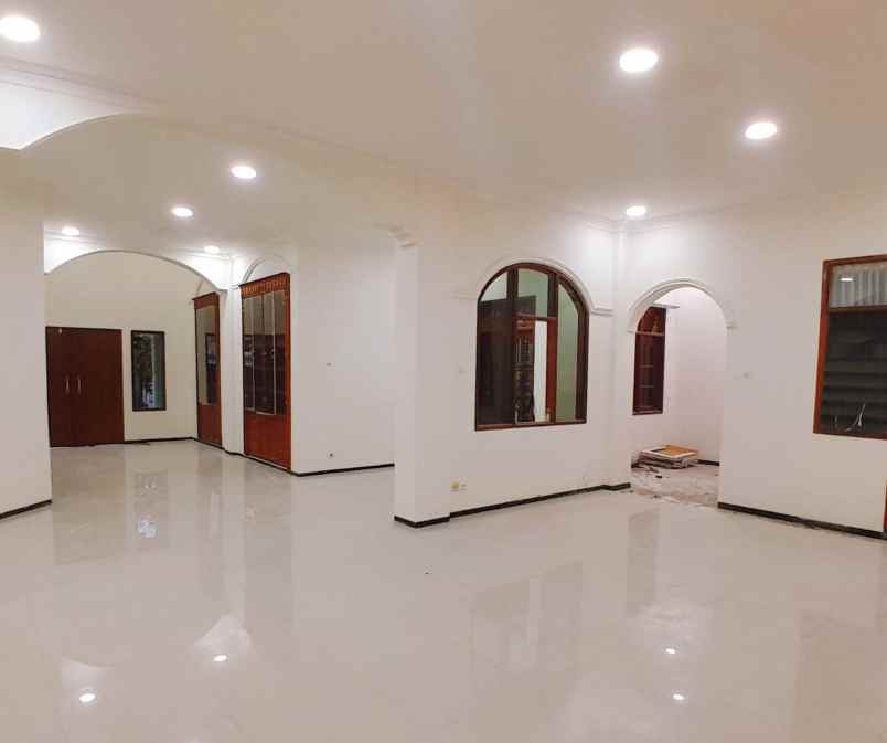 rumah ngesrep banyumanik semarang