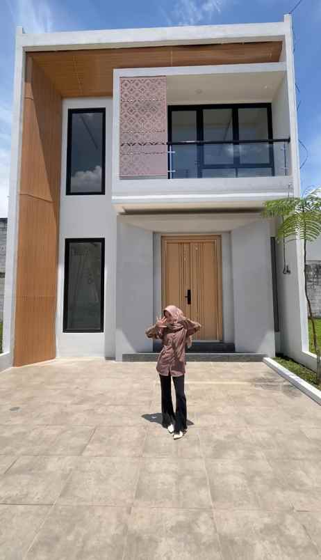 rumah nuansa villa bali lokasi 5 menit dari tol malang