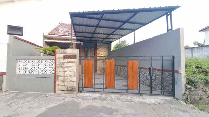 rumah nyaman tipe besar di kawasan premium maguwoharjo