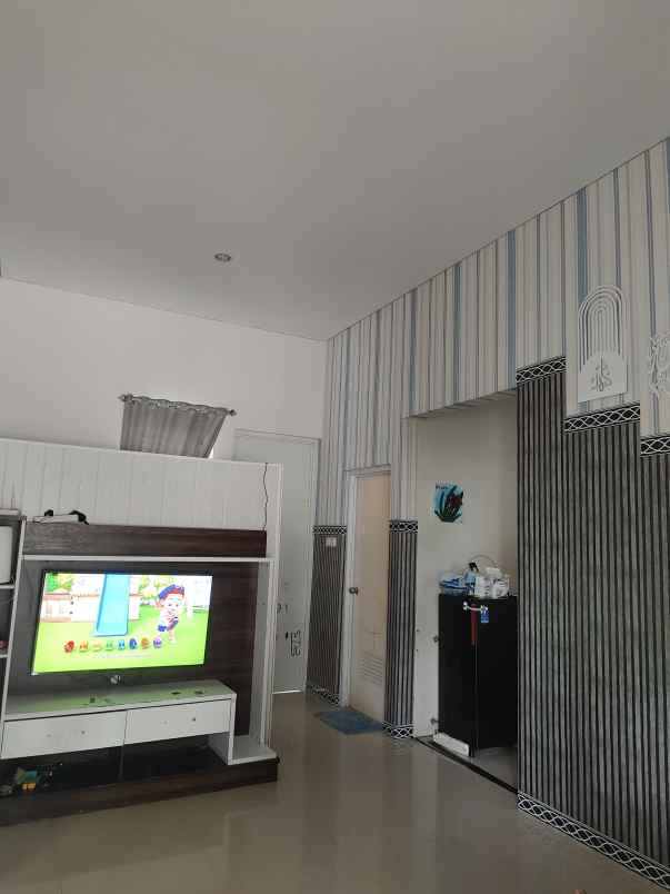 rumah one gate system di forres hills mijen semarang