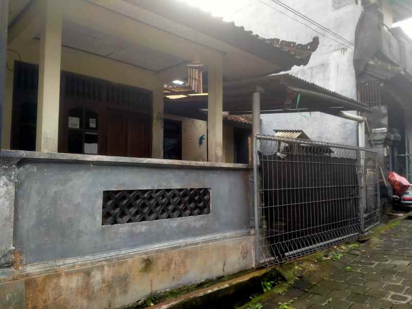 rumah perlu renovasi di ubung denpasar