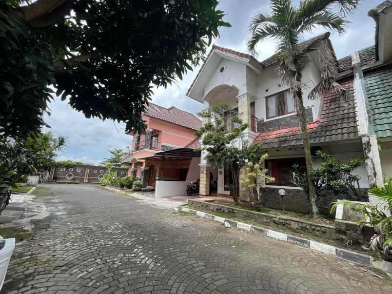 rumah perumahan cluster mewah di condongcatur jogja