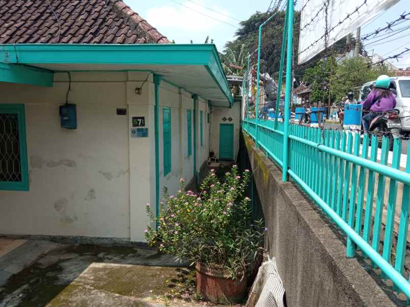 rumah pinggir jalan raya dijual cepat