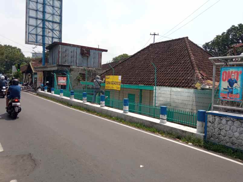 rumah pinggir jalan raya dijual cepat