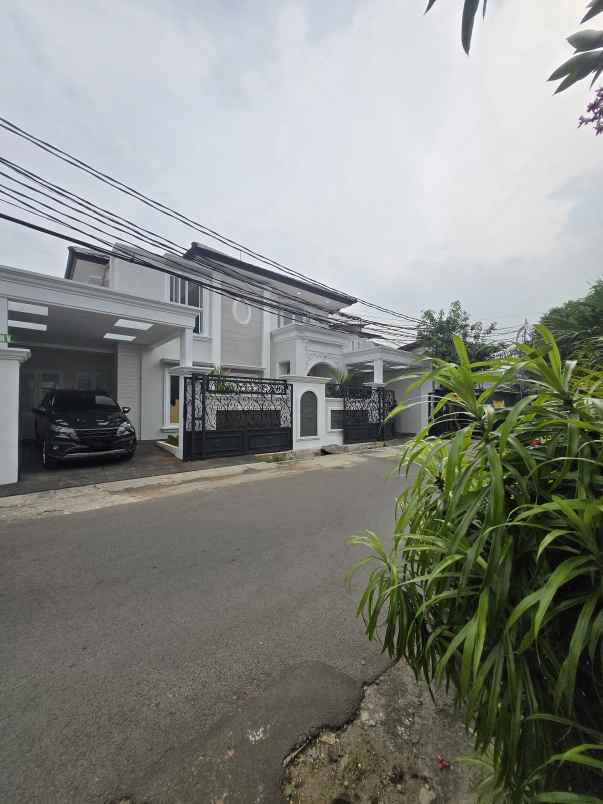 rumah proses renovasi lokasi strategis di tebet jaksel