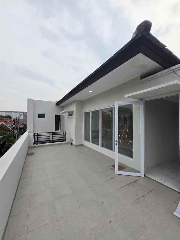 rumah proses renovasi lokasi strategis di tebet jaksel