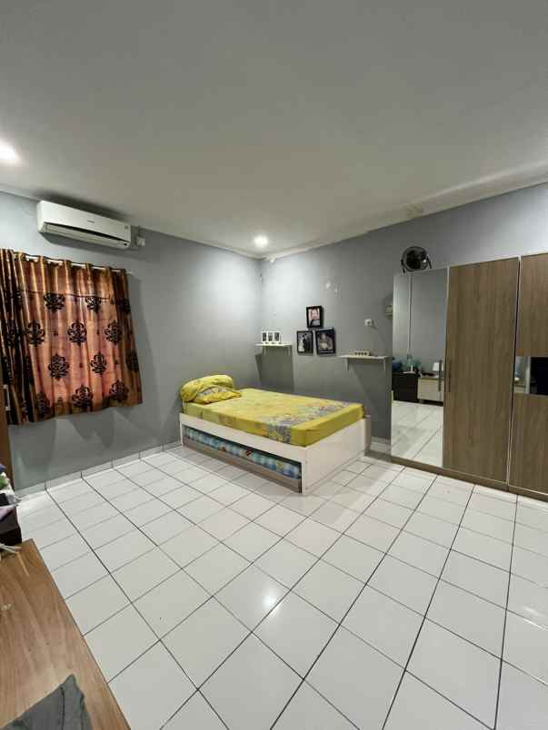 rumah rapi terawat di pulogebang permai jakarta timur