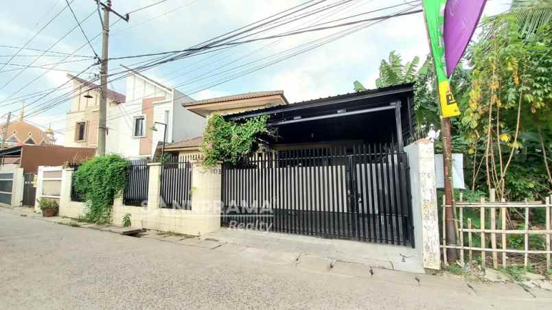 rumah second mewah luas asri di depok