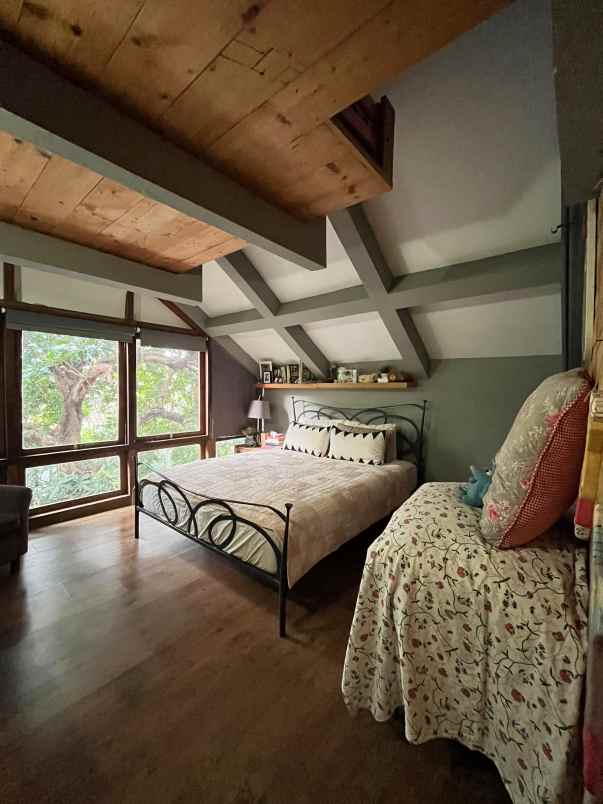 rumah shm 3 lantai bintaro jakarta selatan