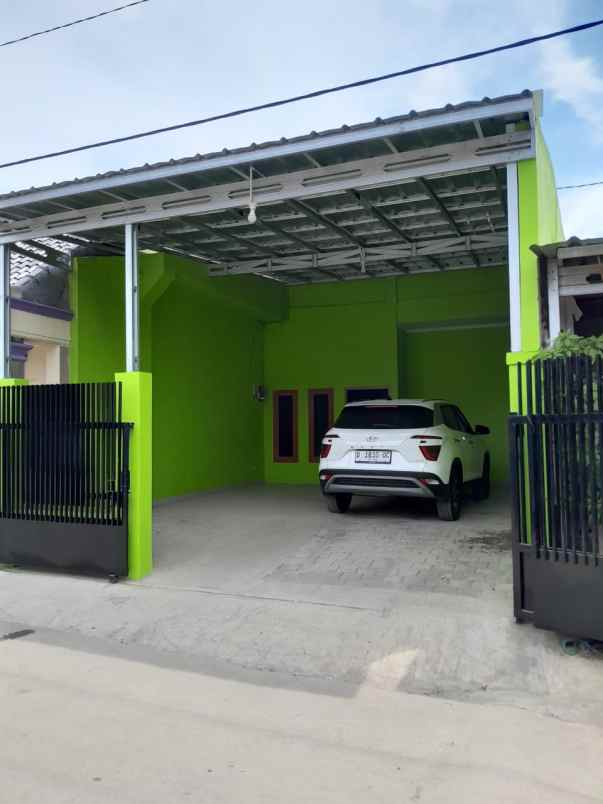 rumah siap huni dan luas full renov