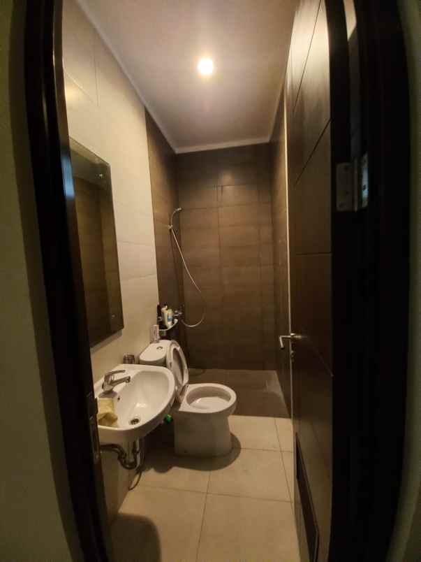 rumah siap huni di cluster burgundy summarecon bekasi