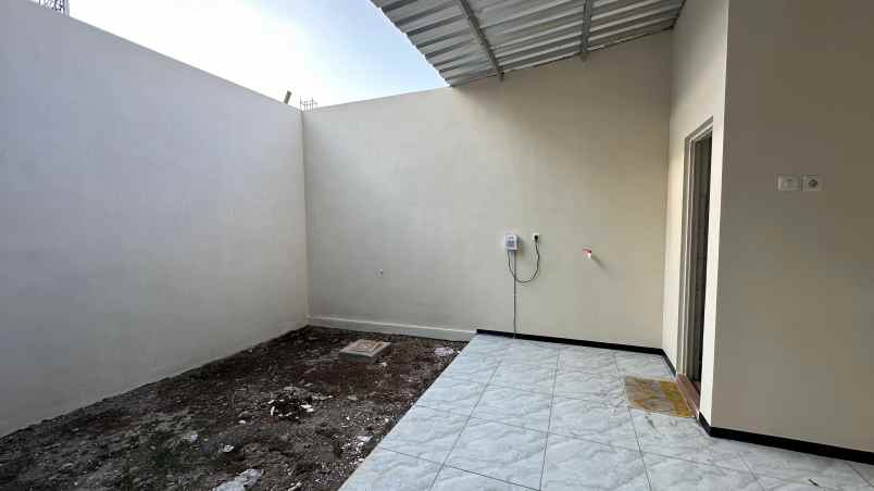 rumah siap huni lokasi dekat rst soepraoen