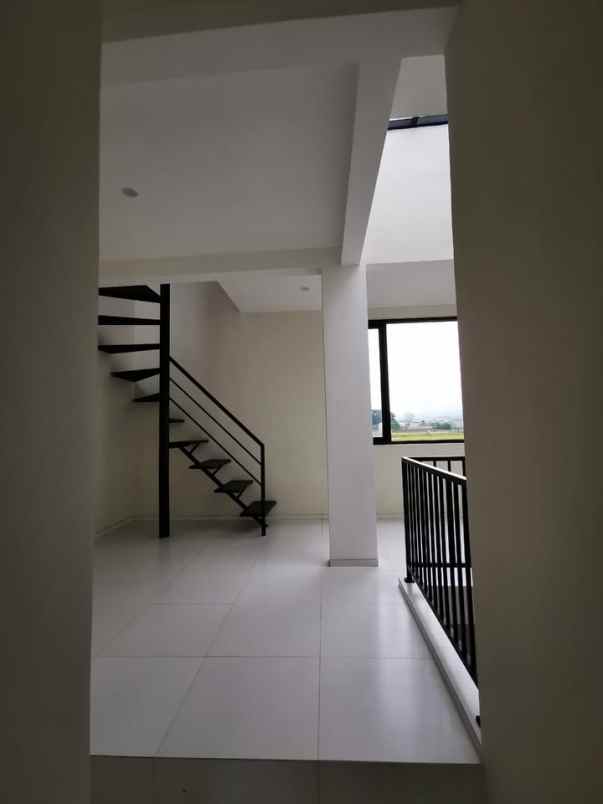 rumah siap huni lokasi ikan tombro suhat kota malang