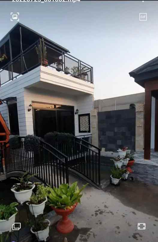 rumah villa coklat mewah full furnish di ciparay