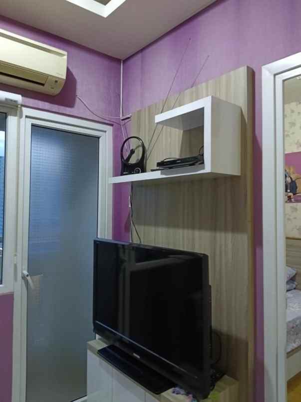 sewa apartemen 2 kamar furnish di green pramuka city