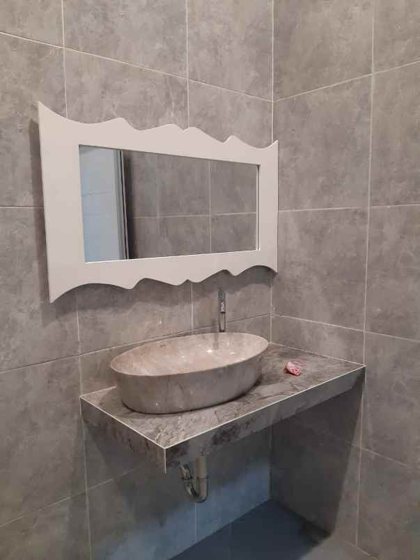 sutorejo prima furnish row 2 mobil longgar