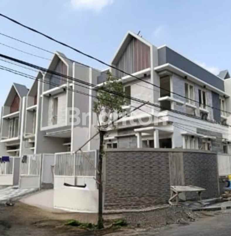 tenggilis unit d hook rumah baru gress row 5 mobil