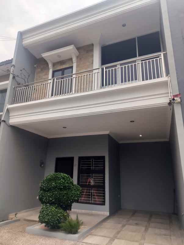 town house cipayung jakarta timur