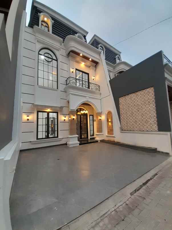 townhouse at jagakarsa jaksel 3 lantai kolam renang