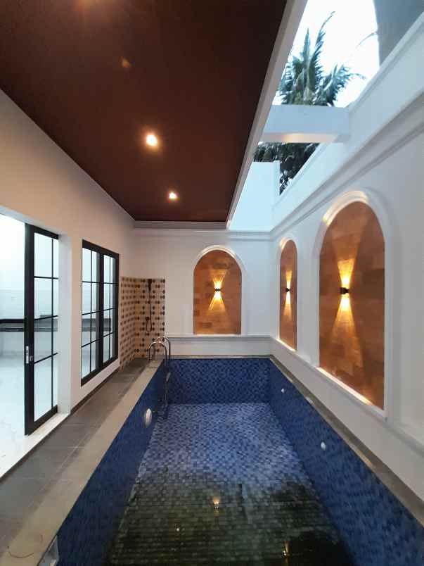 townhouse at jagakarsa jaksel 3 lantai kolam renang