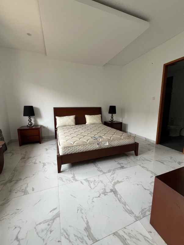 townhouse mewah 2 lantai di jagakarsa jakarta selatan