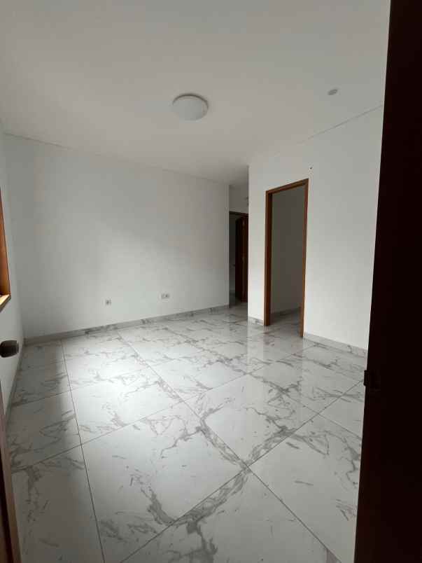 townhouse mewah 2 lantai di jagakarsa jakarta selatan