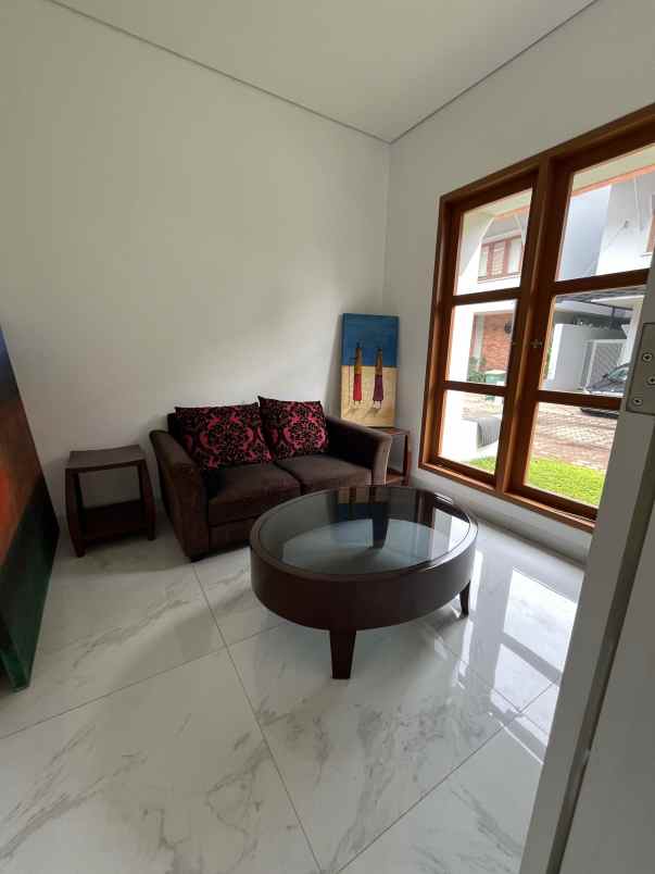 townhouse mewah 2 lantai di jagakarsa jakarta selatan