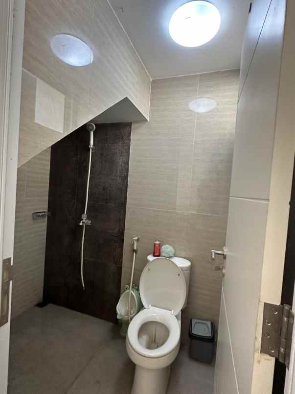 turun harga dijual rumah di komplek citra gran