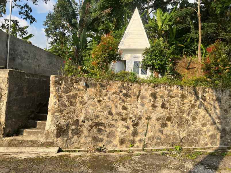 villa 350 juta kawasan wisata kemuning karanganyar