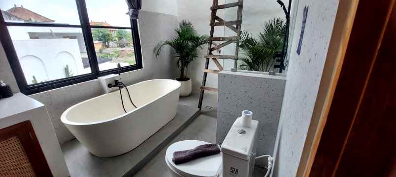 villa mewah full furnish hanya 10 menit ke canggu bali