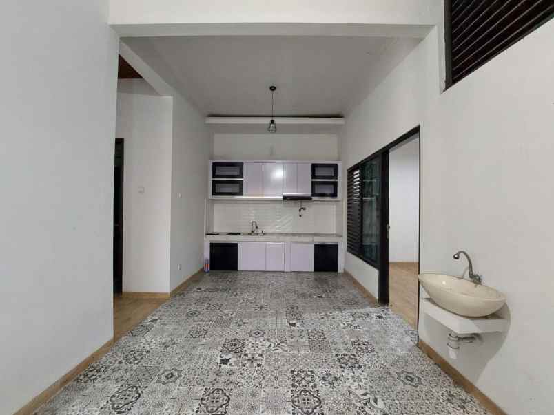 villa murah di pusat kota jogja 10kt tepi jalan besar