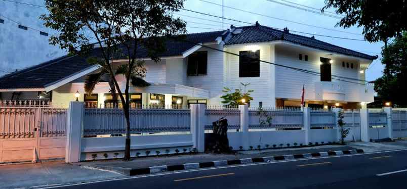 villa murah di pusat kota jogja 10kt tepi jalan besar