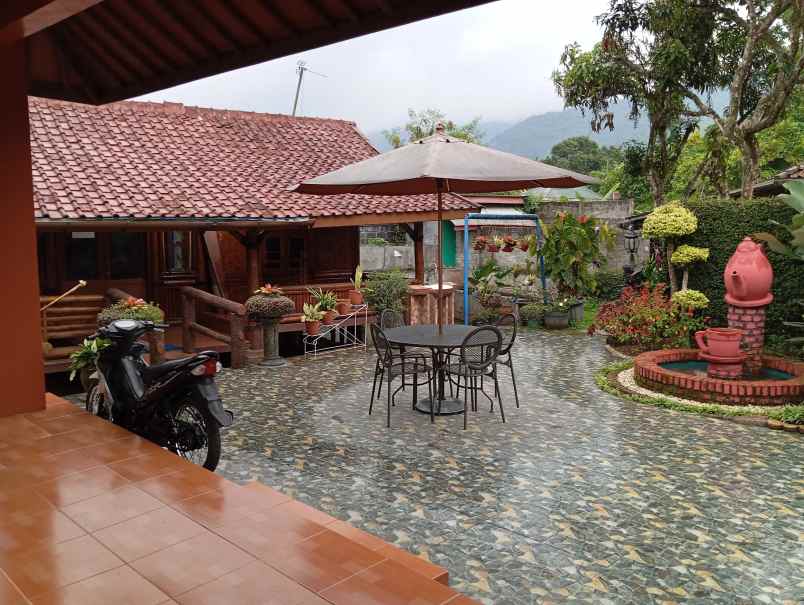 villa relanda murah cisarua puncak semi cottage