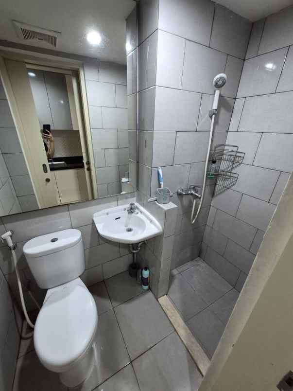 apartemen pcm tower amor view pool hadap selatan