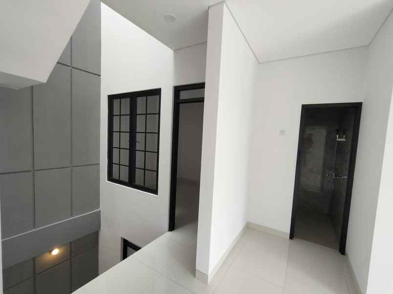 best price rumah baru siap huni di jatinegara timur