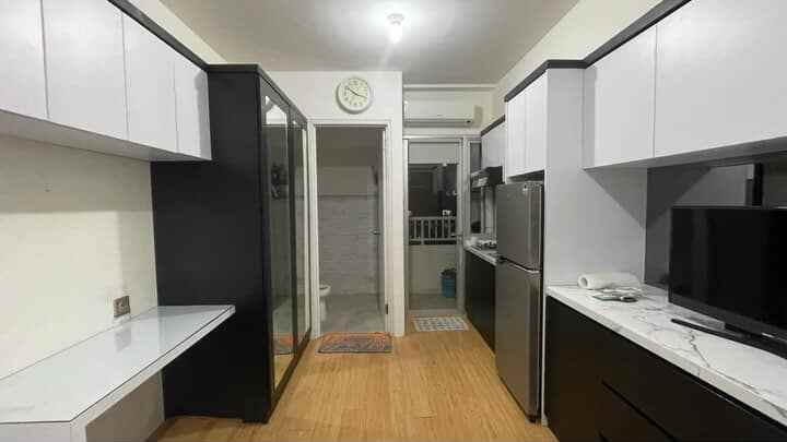 dijual apartemen educity stanford jalan