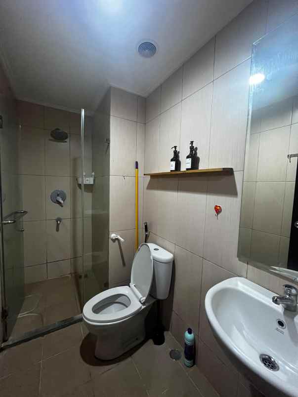 dijual apartemen jalan ahmad yani 176 178 60235