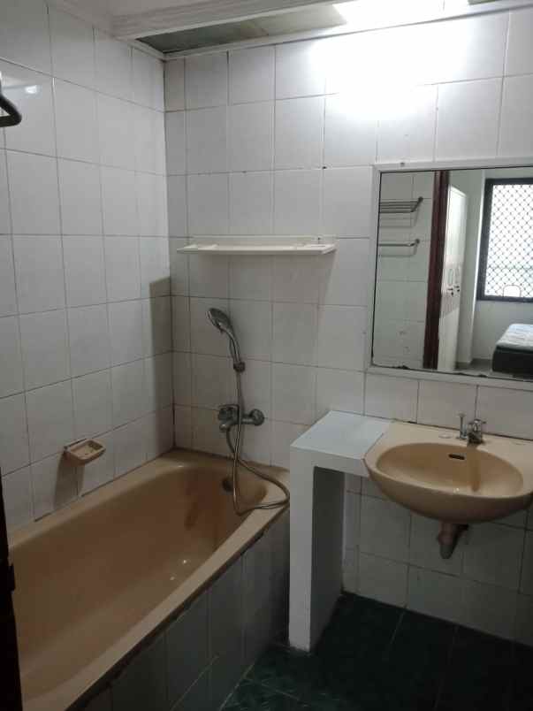 dijual apartment taman kemayoran condominium kt 2 1