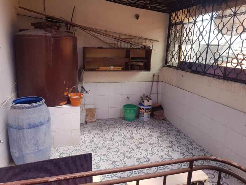 dijual cepat rumah di barata jaya surabaya pusat