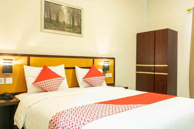 dijual hotel jl patimura kabil kec