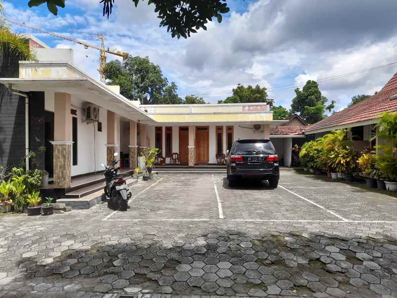 dijual hotel jl ringroad utara