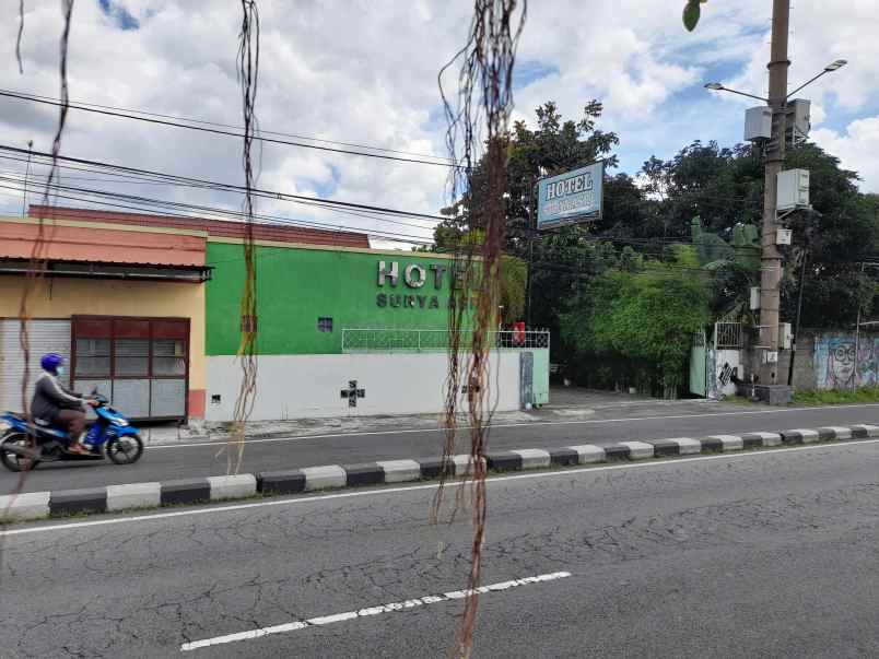 dijual hotel jl ringroad utara