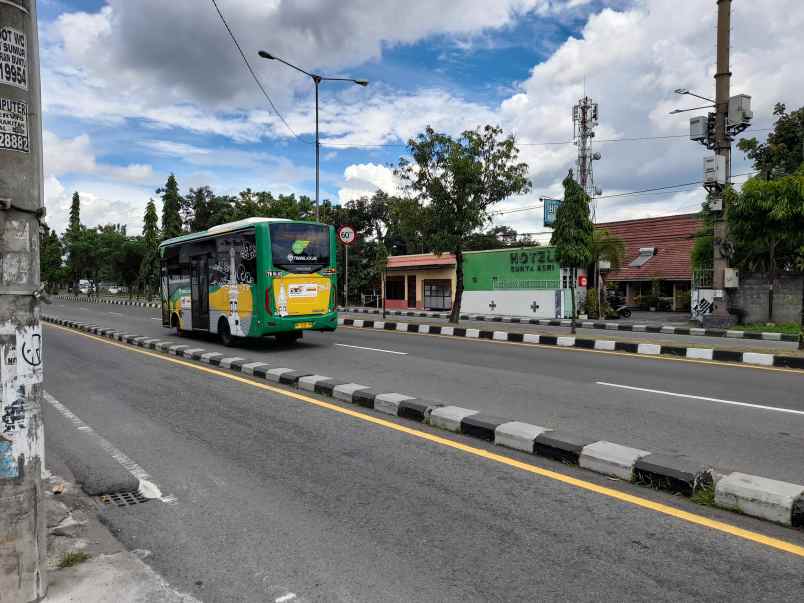 dijual hotel jl ringroad utara