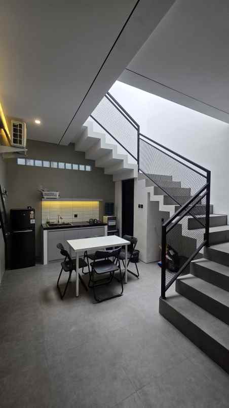 dijual kost condong catur