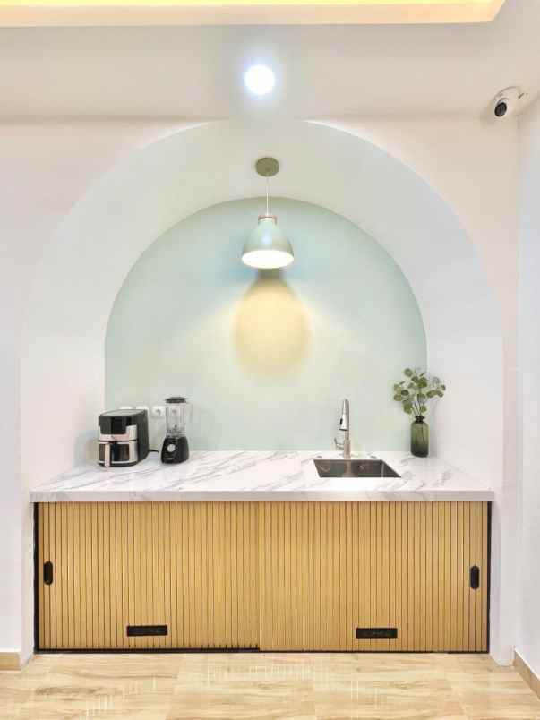 dijual kost hayam wuruk taman sari