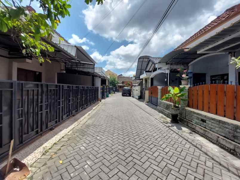 dijual kost okupansi full dekat kampus uny dan ugm