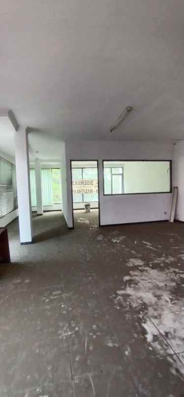 dijual murah dibawah harga pasaran ruko 3 lantai hook