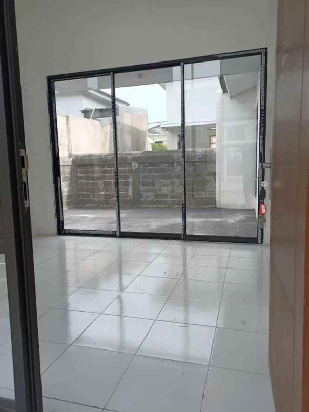 dijual murah rumah semi hook citra maja city